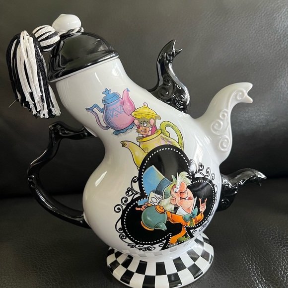 Disney Art Disney Parks Original Triple Spout Limited Edition Tea